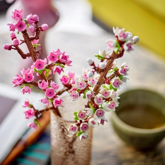 LEGO Cherry Blossoms Celebration Gift, Buildable Floral Display for Creative Kid - Picture 5 of 6